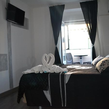 מדריד Hostal Meyra מראה חיצוני תמונה