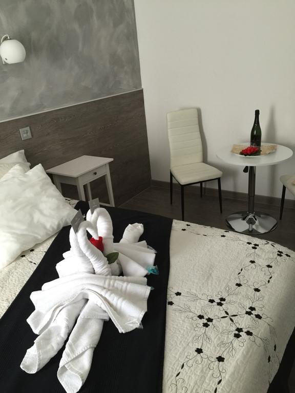 מדריד Hostal Meyra מראה חיצוני תמונה