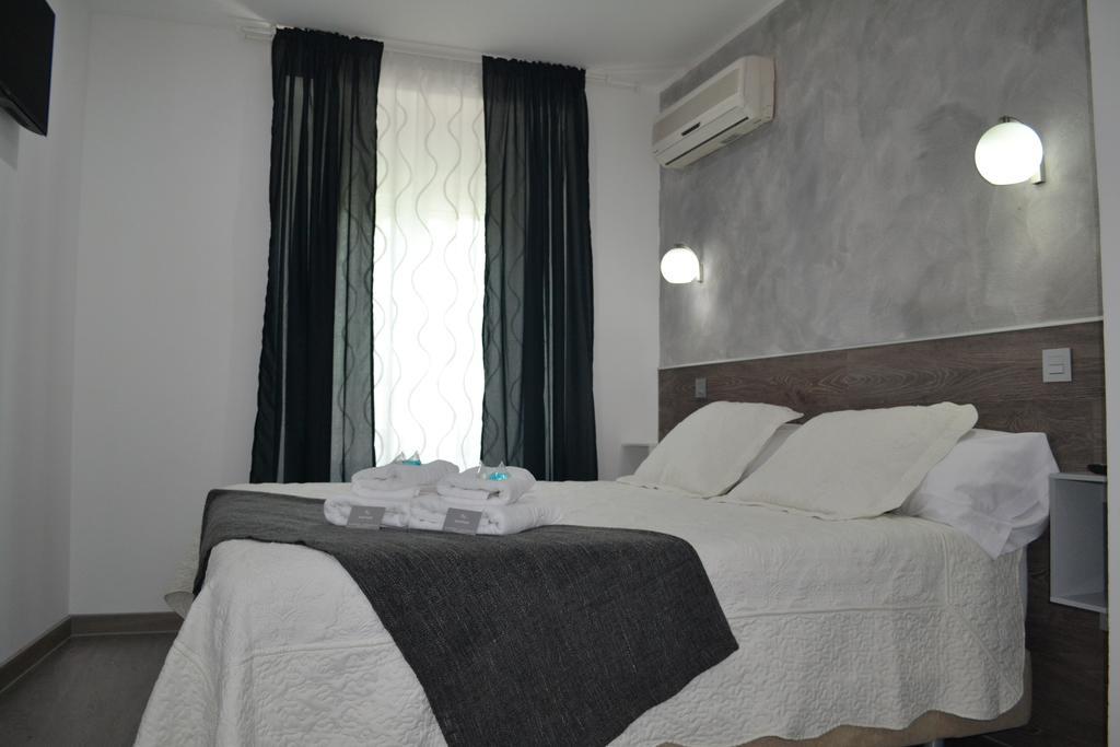 מדריד Hostal Meyra מראה חיצוני תמונה