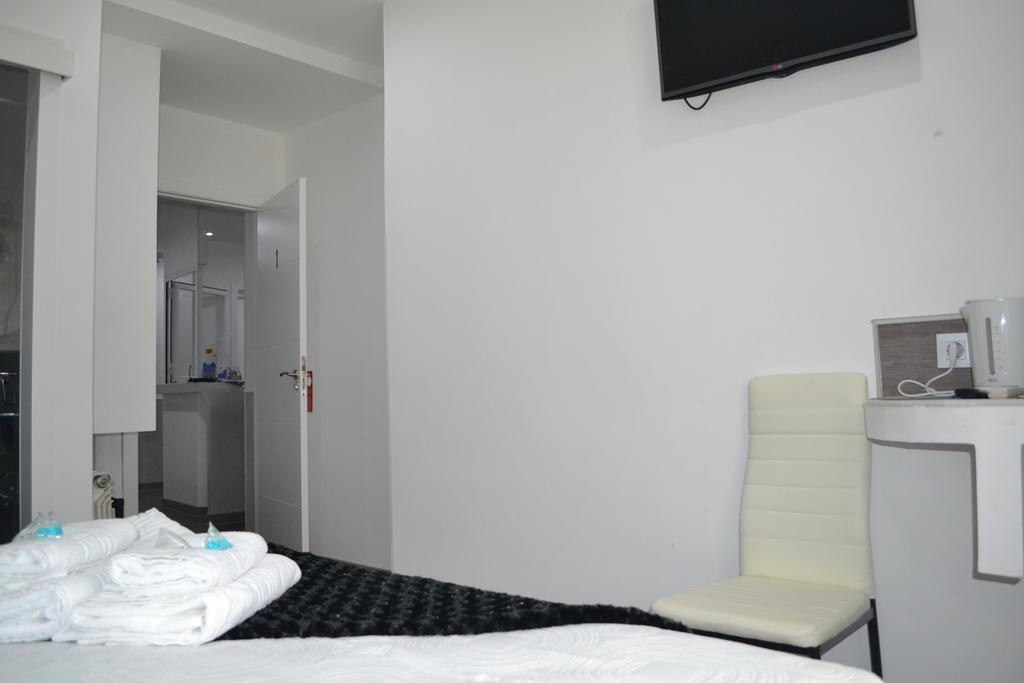 מדריד Hostal Meyra מראה חיצוני תמונה