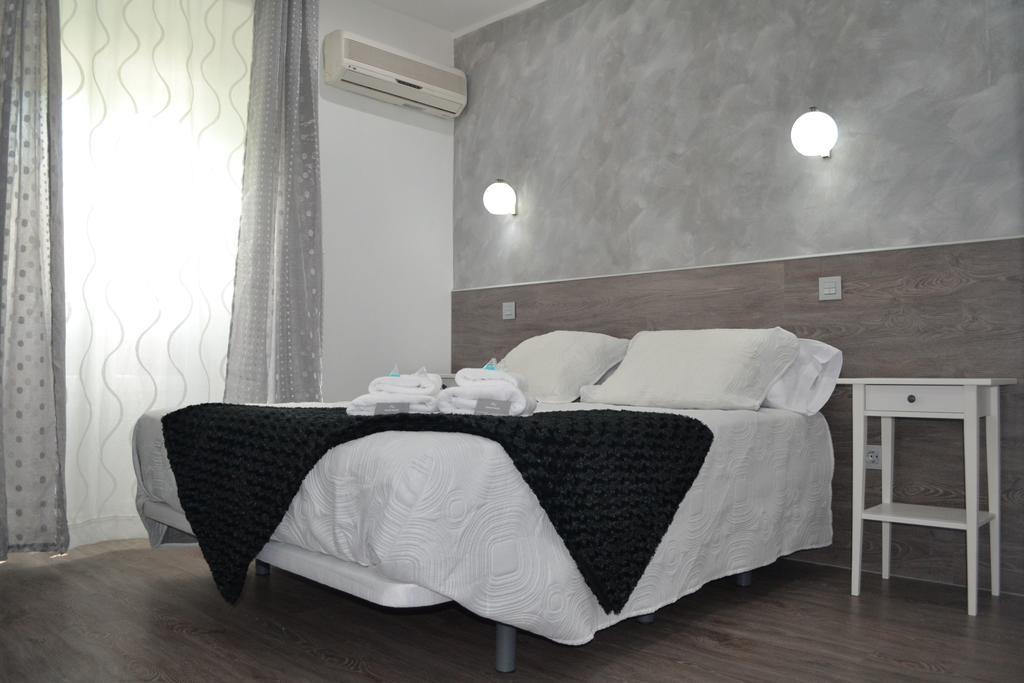 מדריד Hostal Meyra מראה חיצוני תמונה