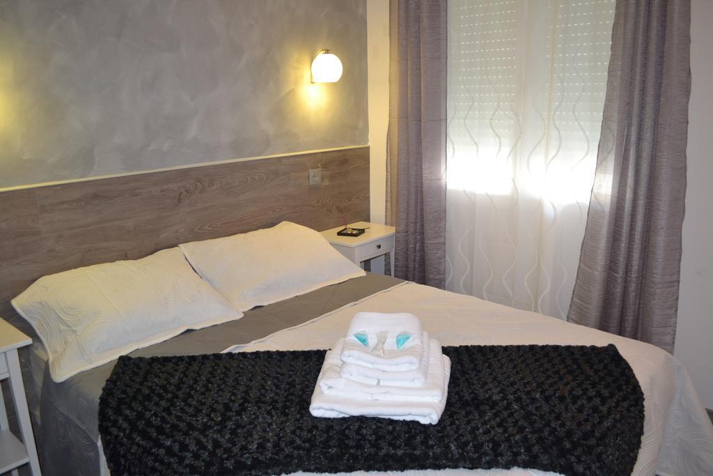 מדריד Hostal Meyra מראה חיצוני תמונה