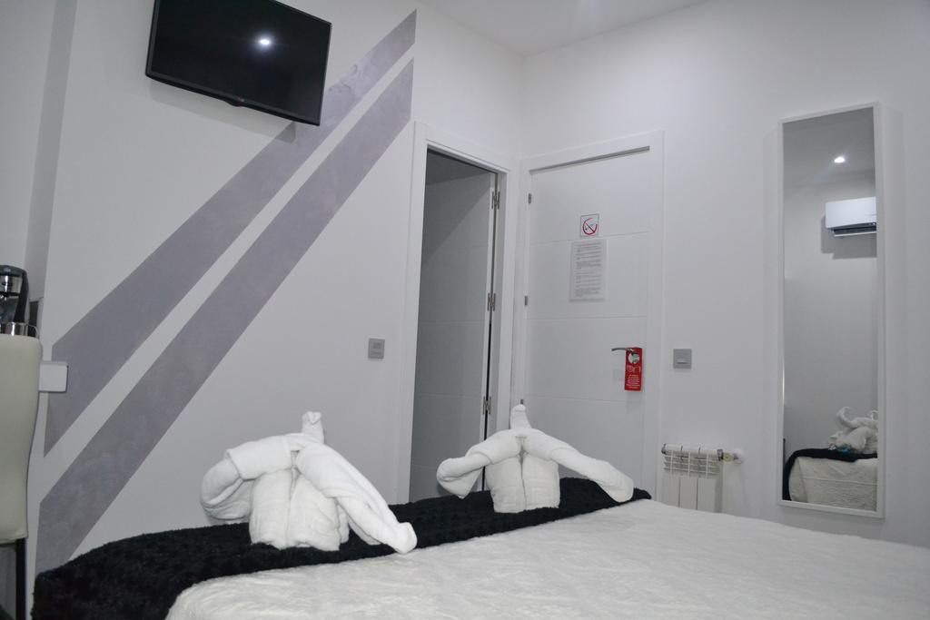 מדריד Hostal Meyra מראה חיצוני תמונה
