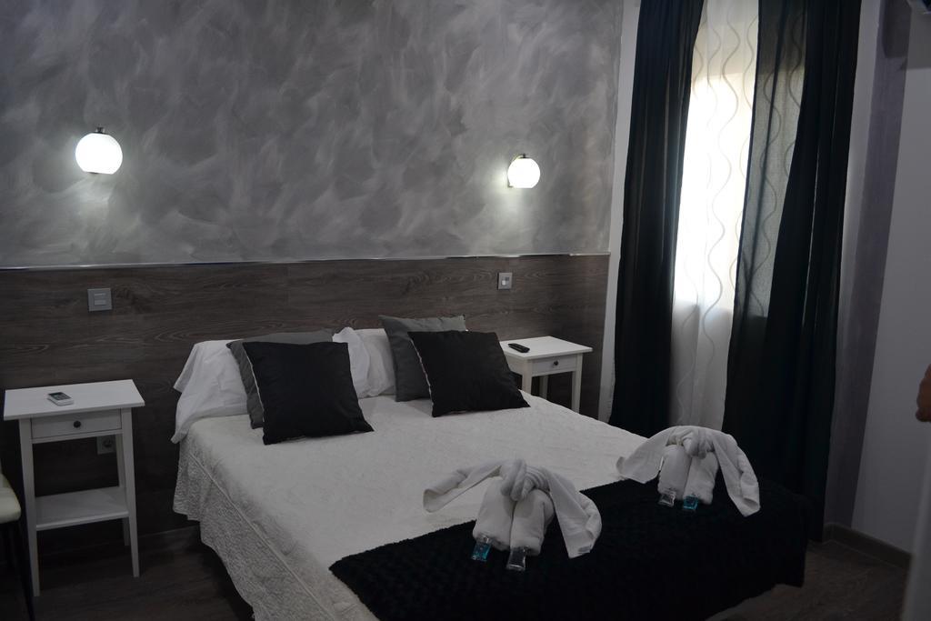 מדריד Hostal Meyra מראה חיצוני תמונה