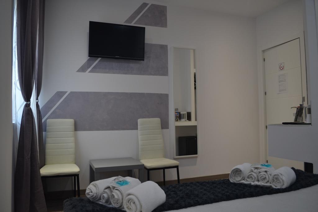 מדריד Hostal Meyra מראה חיצוני תמונה