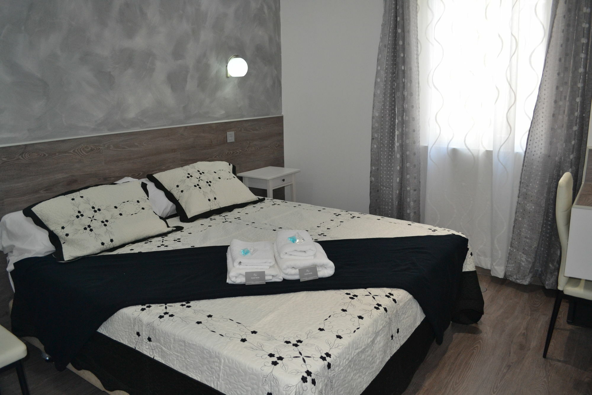 מדריד Hostal Meyra מראה חיצוני תמונה