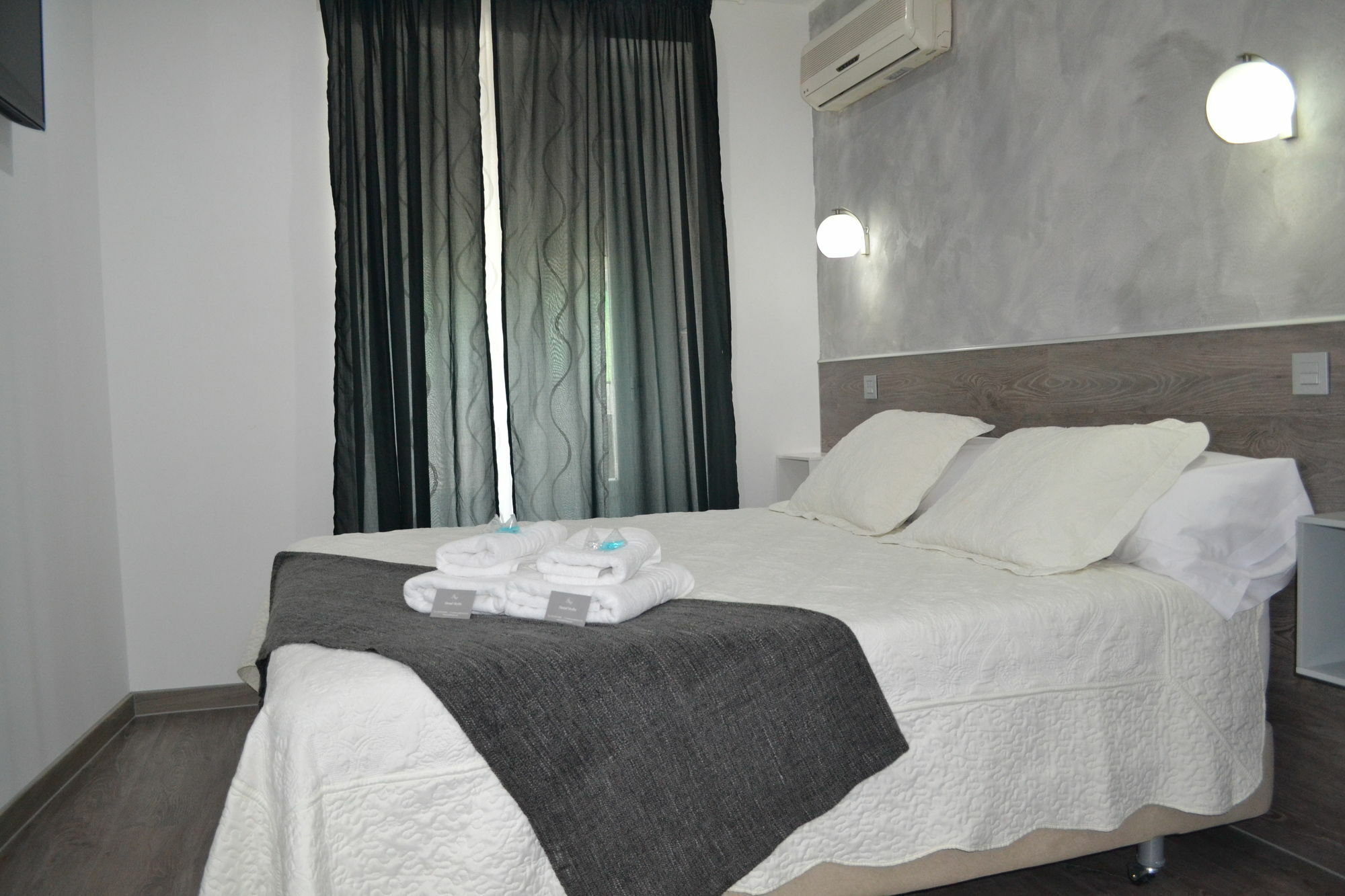 מדריד Hostal Meyra מראה חיצוני תמונה