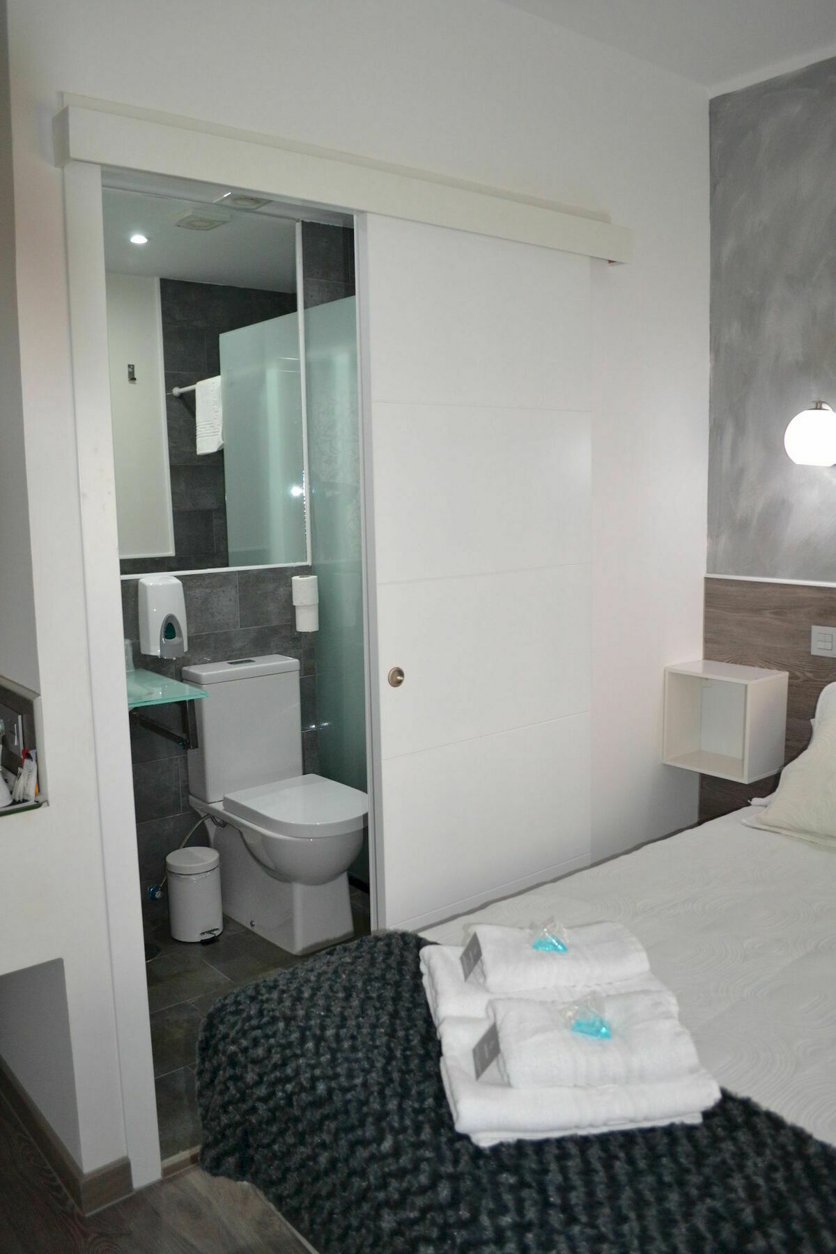מדריד Hostal Meyra מראה חיצוני תמונה