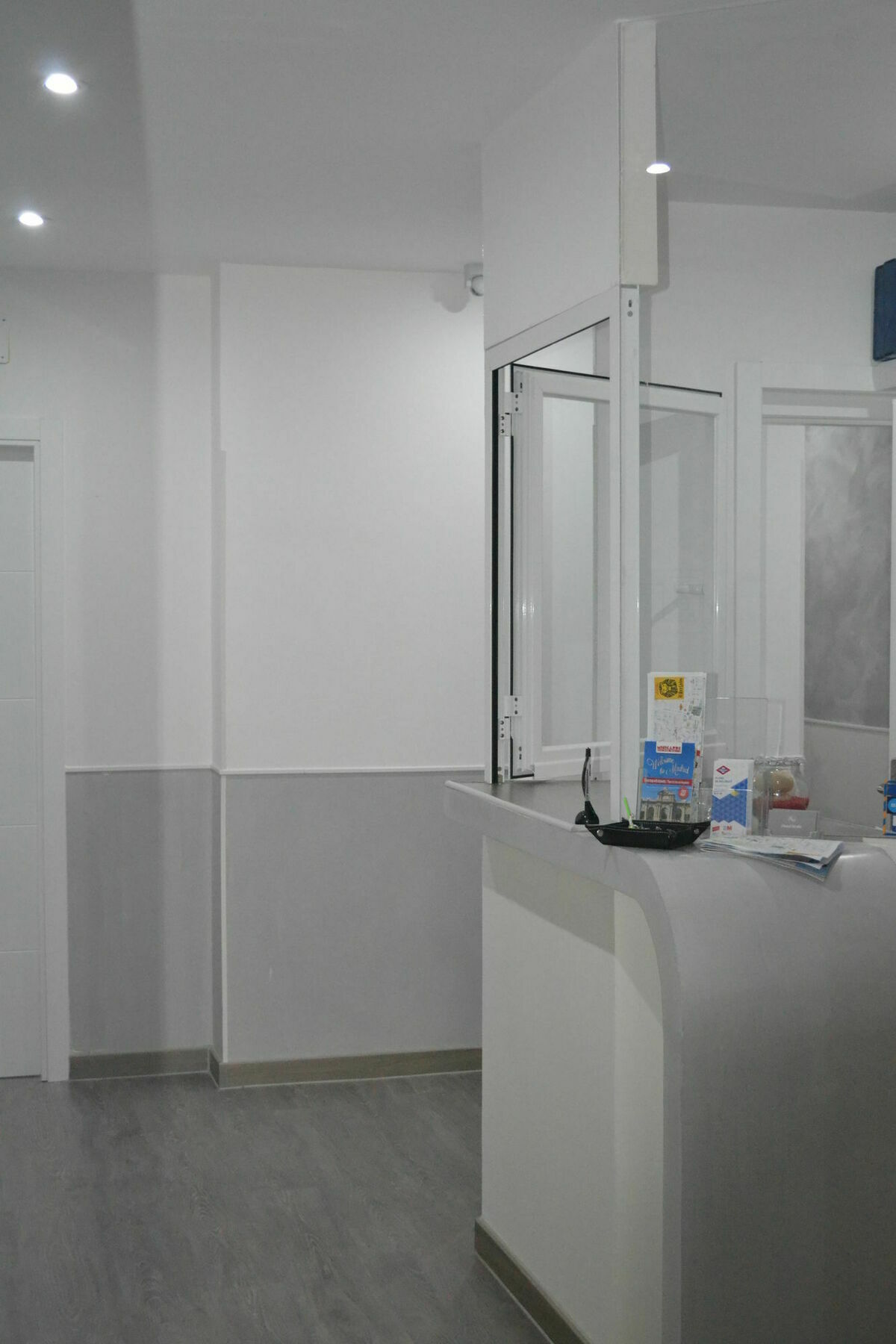 מדריד Hostal Meyra מראה חיצוני תמונה