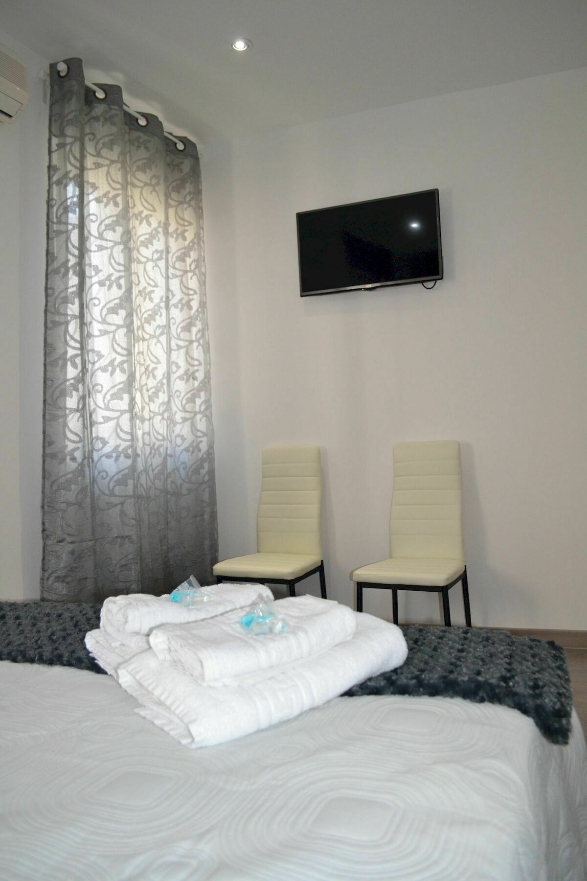 מדריד Hostal Meyra מראה חיצוני תמונה